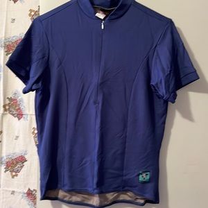 Woman’s Giordano extra large bicycling shirt.